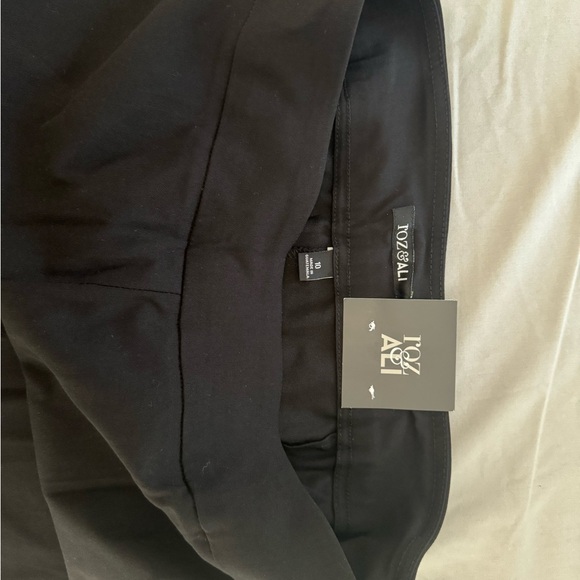 Roz & Ali Black Ankle Pants - Picture 5 of 5